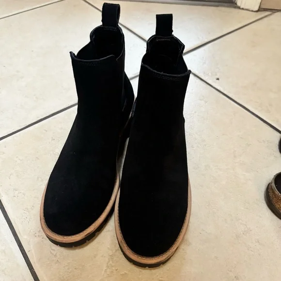 Waterproof Blondo Black Suede Ankle Booties with Tan Sole - Picture 3 of 12